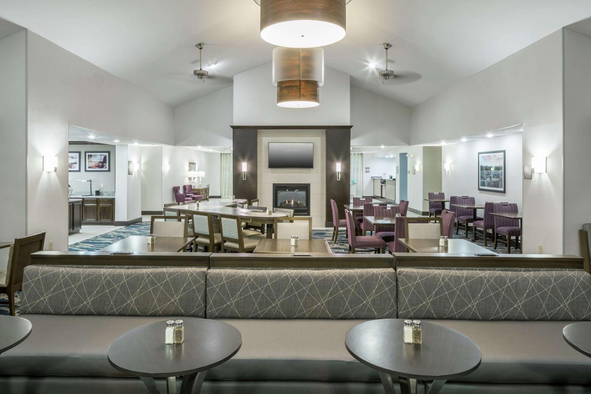 Homewood Suites By Hilton Cedar Rapids-North מראה חיצוני תמונה